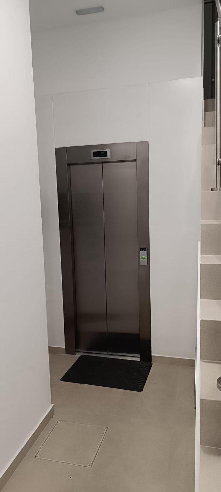Apartamento Gallarza Con Parking エスカライ エクステリア 写真