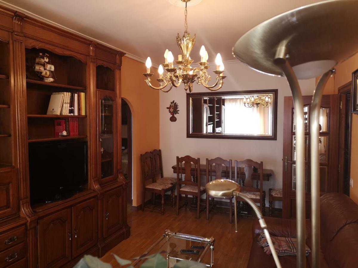 Apartamento Gallarza Con Parking エスカライ エクステリア 写真