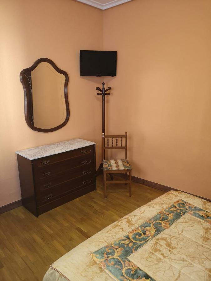 Apartamento Gallarza Con Parking エスカライ エクステリア 写真