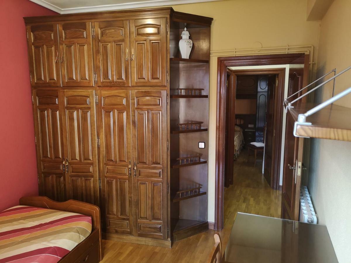 Apartamento Gallarza Con Parking エスカライ エクステリア 写真