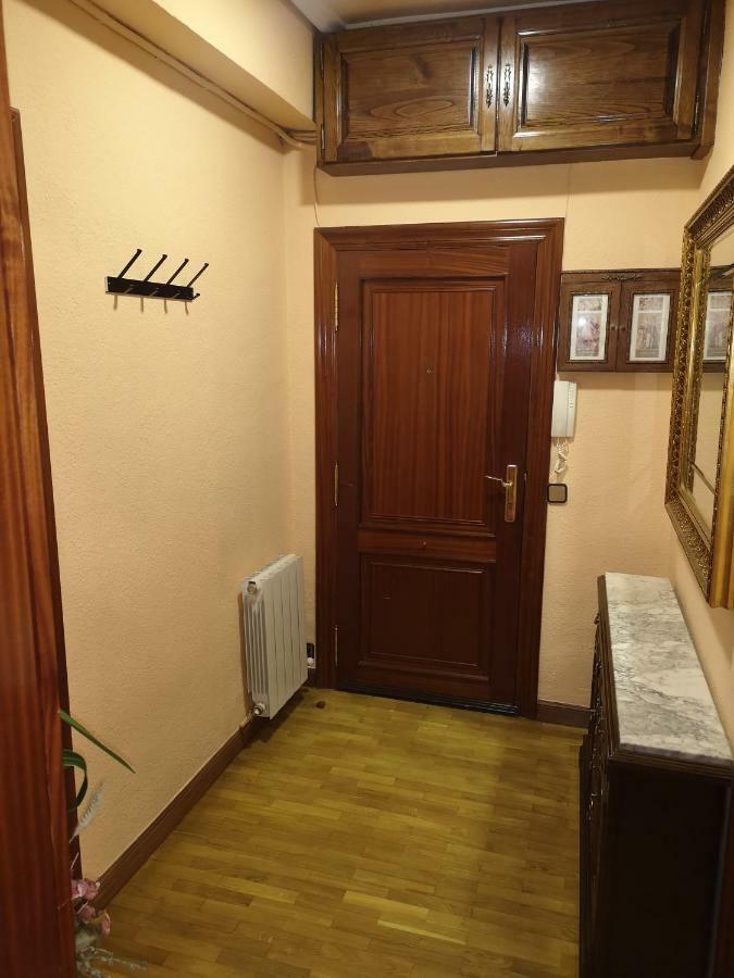 Apartamento Gallarza Con Parking エスカライ エクステリア 写真